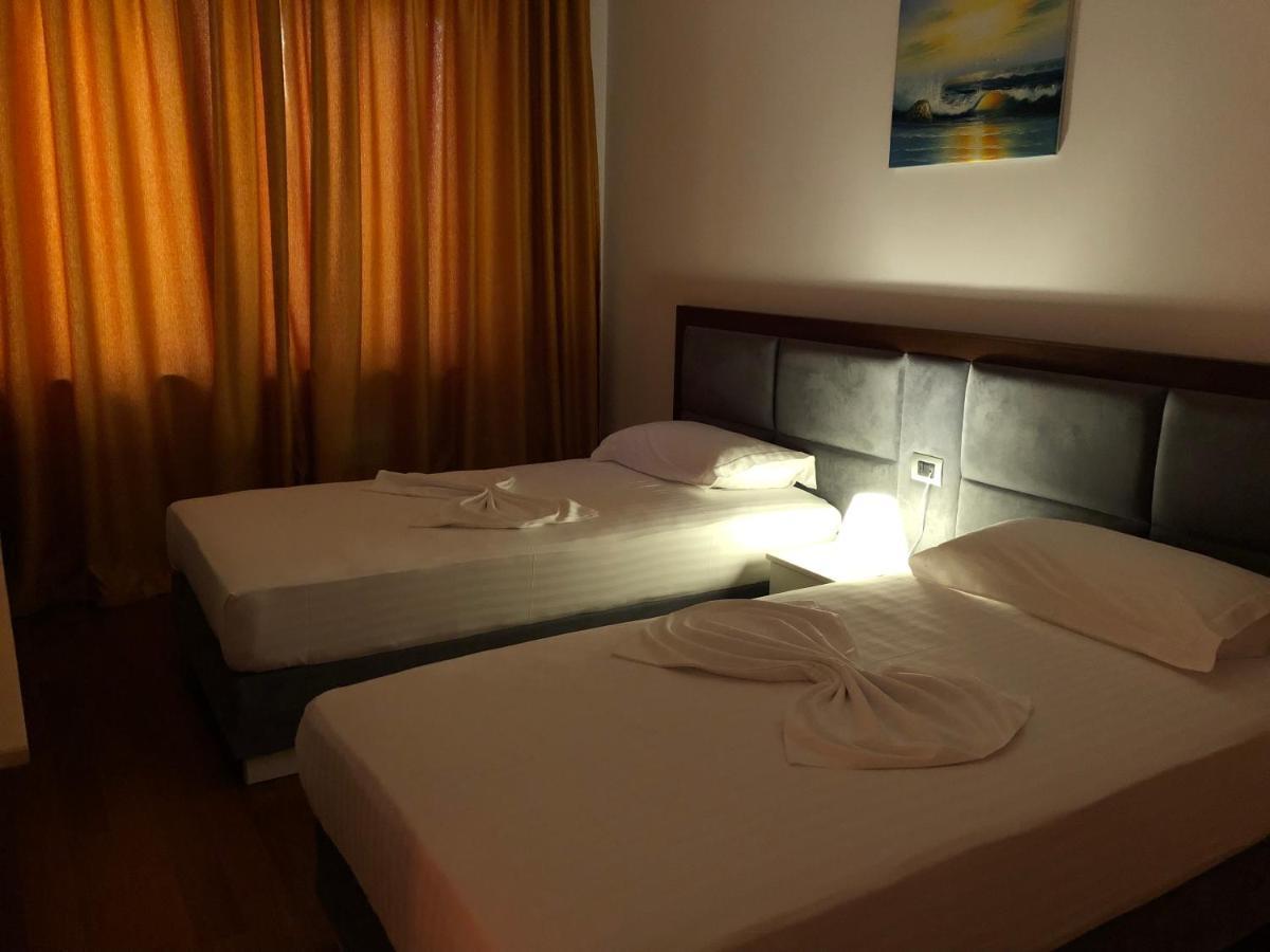 Nemesis Hotel Sarandë Exterior foto